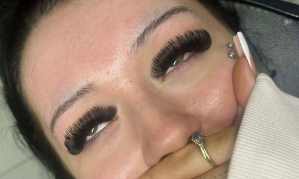 Mega Volume Lashes
