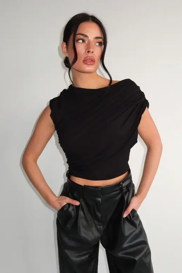 Unique the label mira top black