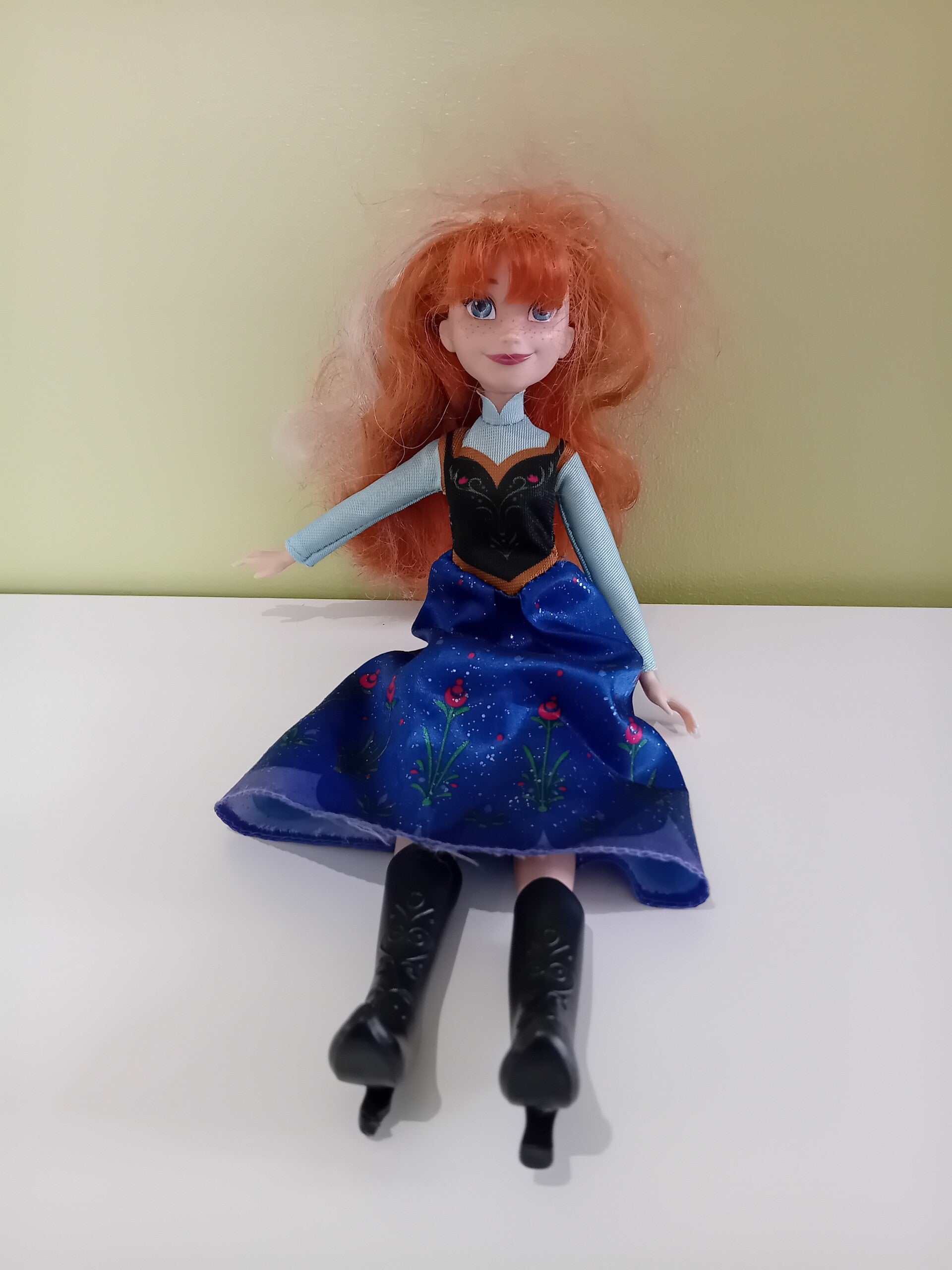 Poupée Anna reine des neiges.