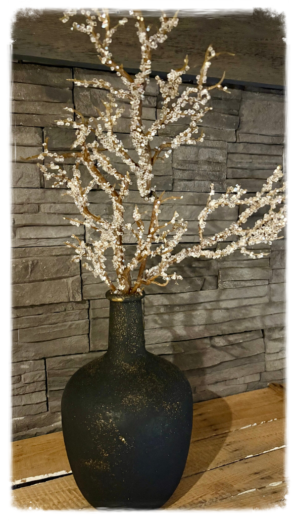 Vase et branche givrée