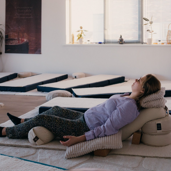 Rust & Resonantie - Restorative yoga & soundhealing (19 april)
