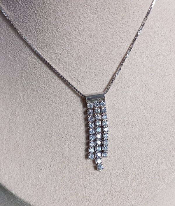 Silverhalsband med hänge