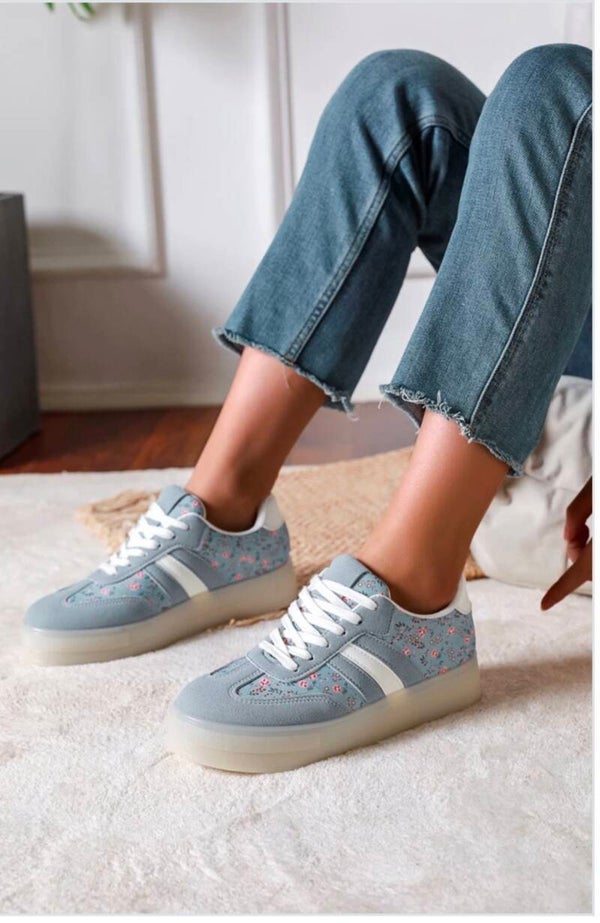 Basckets fleuries bleues