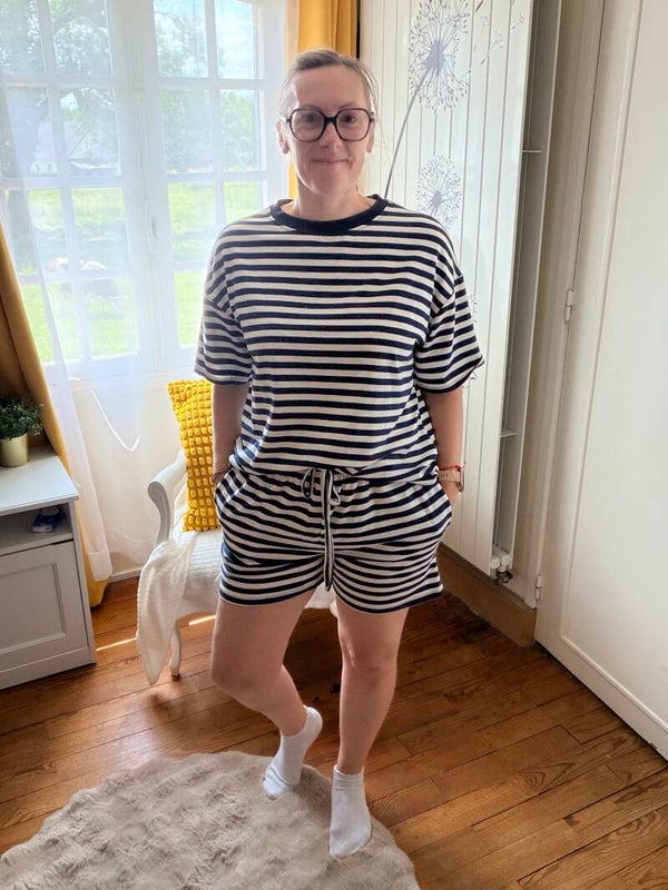 Ensemble short marine/blanc