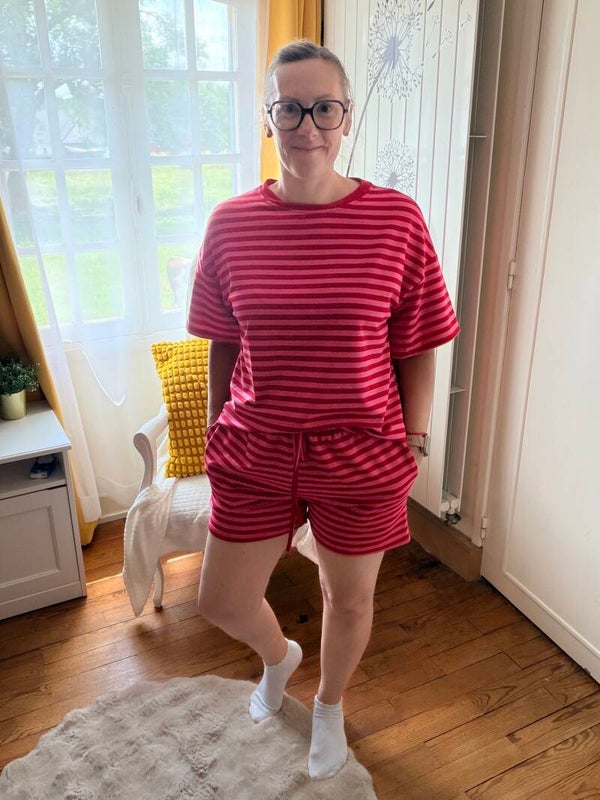 Ensemble short rouge/rose