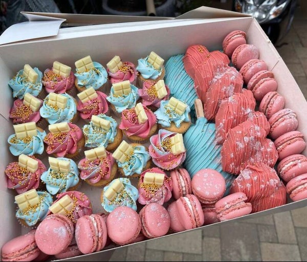 Gender reveal sweetbox 2