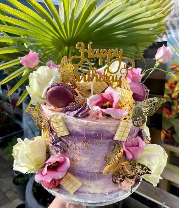 Paarse bloemen taart