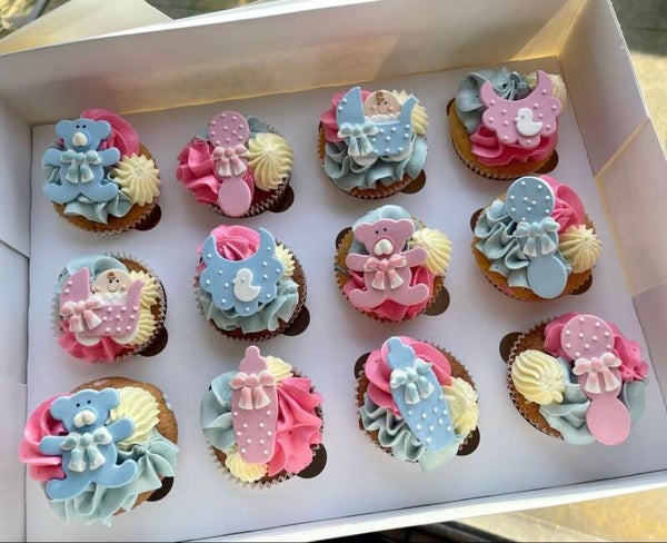 Gender reveal cupcakes