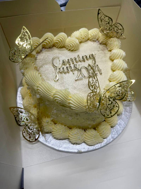Gender reveal heart cake