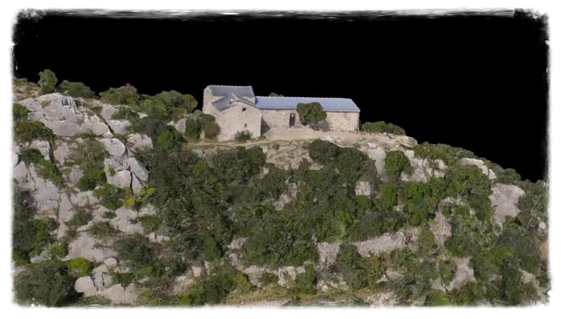 Modélisation 3D d'une chapelle à Saint Nazaire de Ladarez dans l'Hérault. Vue par drone