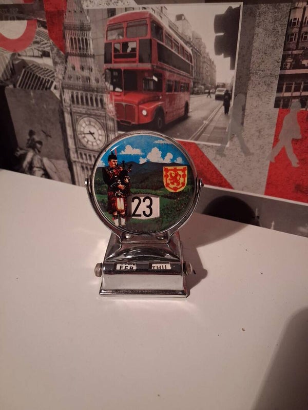 Vintage Metal Scotland Perpetual Flip Calendar Bagpiper Scottish souvenir 1960s Chrome Metal Desktop Calendar