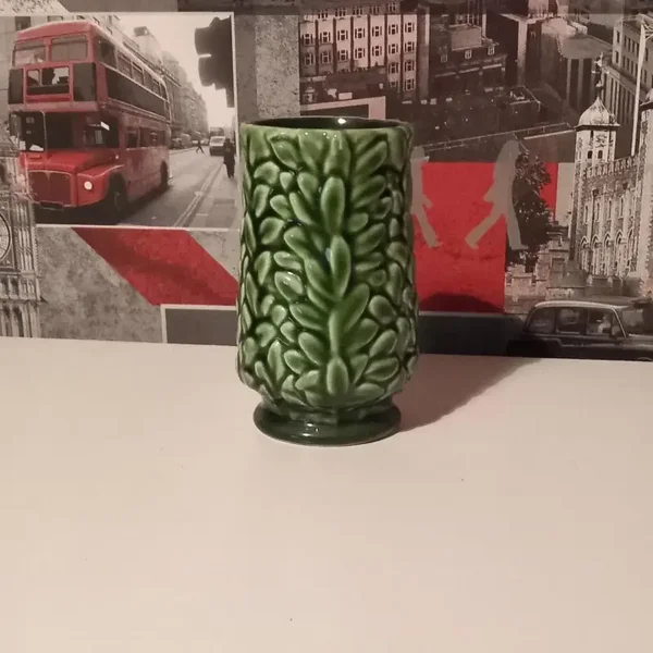 Vintage Sylvac Vase No 4537 from the Privit Range