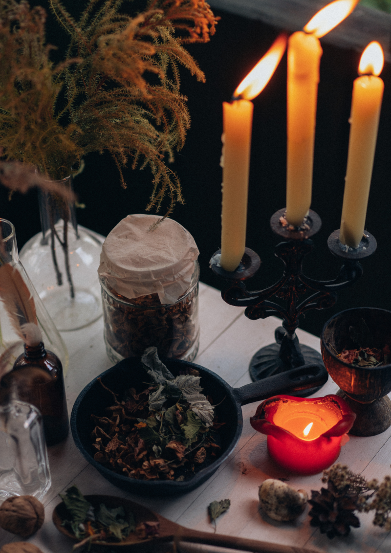 Rito per attrarre abbondanza, denaro. Talismani e Amuleti, il Tuo Grimorio.