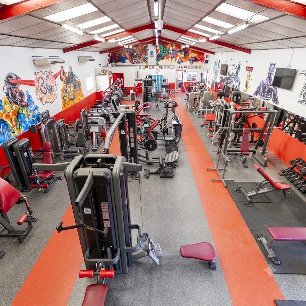 Chez 36 Muscles Avenue, nous avons conçu un espace dédié à tous les profils, du débutant curieux au compétiteur passionné.