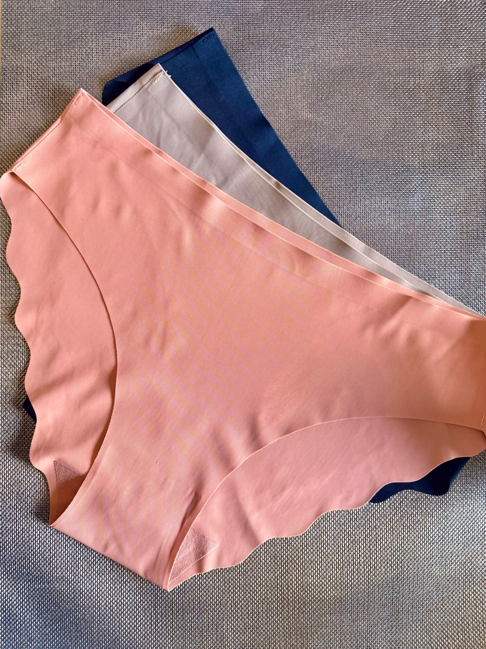 Women’s Seamless stretchy invisible Soft Breathable panties (38045)