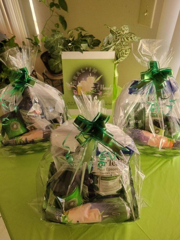 Gift Baskets & Centerpieces for Every Occasion