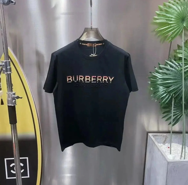 Burberry t-shirt