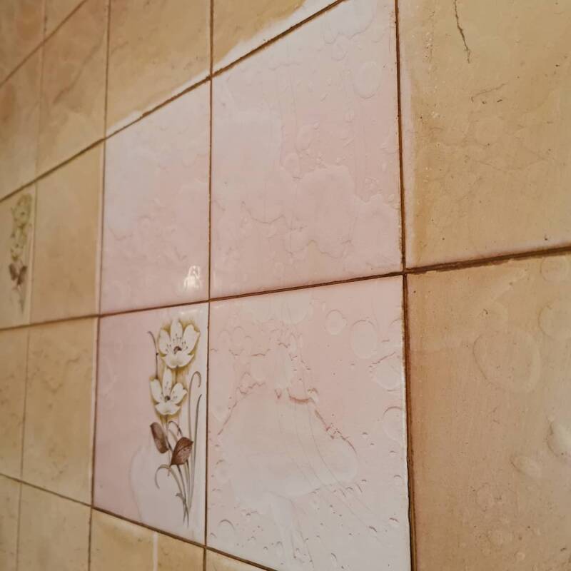 Nicotine wall test patch