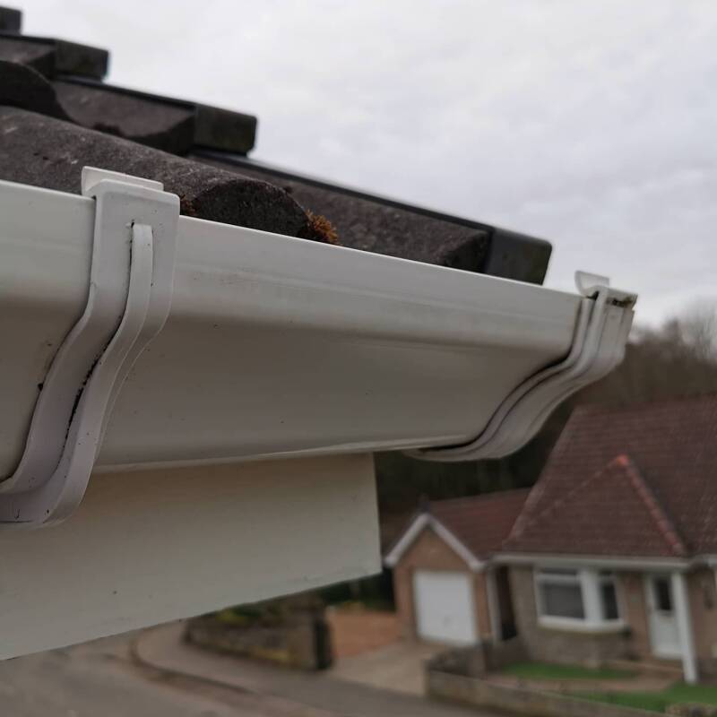 Cleaned roof gutter 