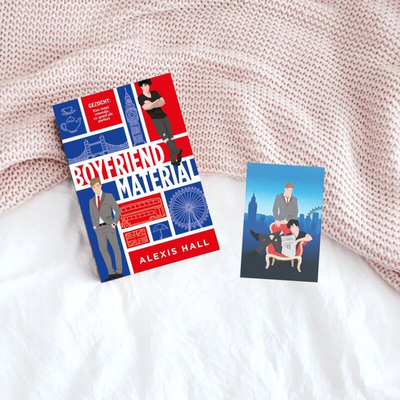 Het boek Boyfriend material ligt op een wit kreukelig dekbed en een lichtroze gebreid dekentje. Naast het boek ligt een blauwe artprint met de personages van Elizabeth Turner Strokes @estrokescreative | recensie van Boyfriend material, Alexis Hall, Zomer&