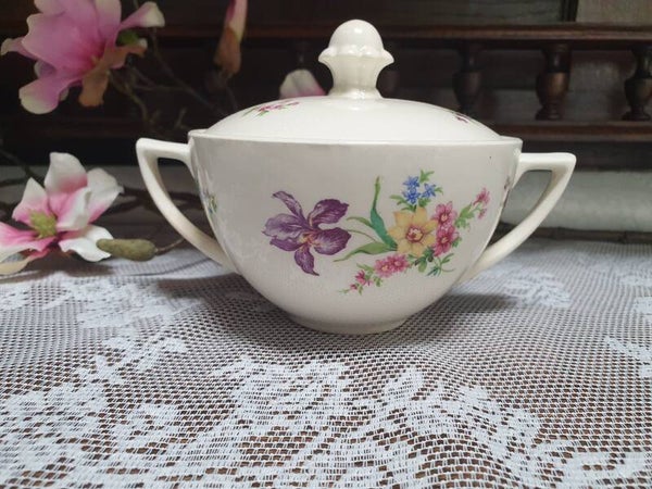 Suikerpot Petrus Regout - model Perle, decor paarse Iris/ Tulp