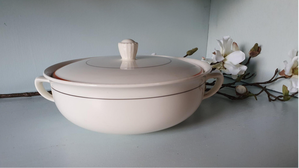 Dekschaal Petrus Regout - Model Zeeland, Decor oranje, zwarte bies