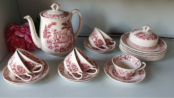 Ontbijtservies 6 persoons- Petrus Regout - Decor Richmond rood