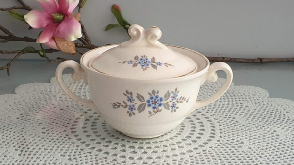 Suikerpot Boudewijn - Petrus Regout - Marianne decor 823 - Vergeet me nietje