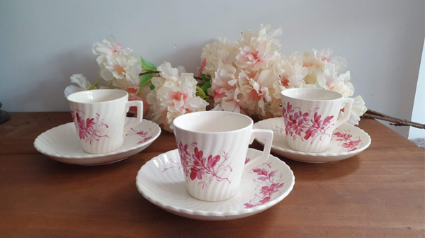 Antiek Kop & Schotel Petrus Regout - Rose bloemen