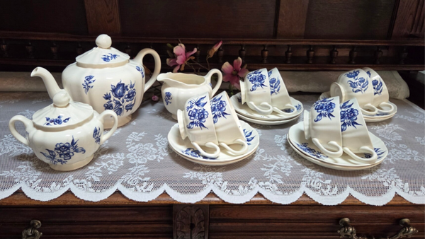 Theeservies Petrus Regout - decor Bouquet Blue - 8 persoons