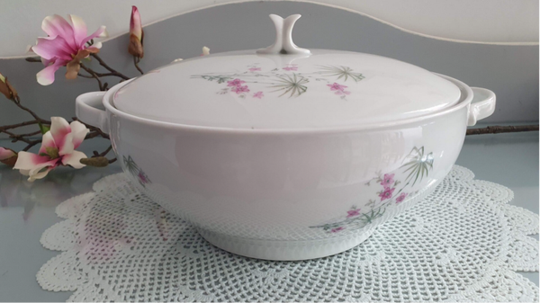 Mosa Soepterrine, decor wit met roze bloemetjes/ papyrus