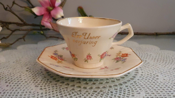 Kop en Schotel - Société Céramique Maastricht - Decor 8102 Ter uwer verjaring