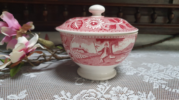 Kom met deksel decor Tea Drinker rood - Société Céramique Maastricht