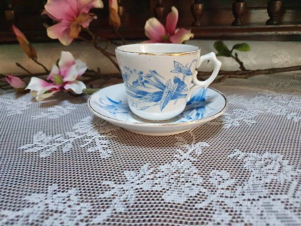 Kop & Schotel - Petrus Regout - blauw plant/bloem belletjes