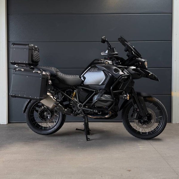 BMW R1250GS Adventure 2023 Custom Triple Black Full Option - Alle pakketten - Akrapovic