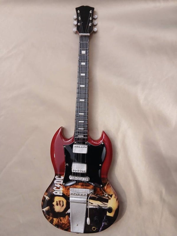 Guitare ACDC bis