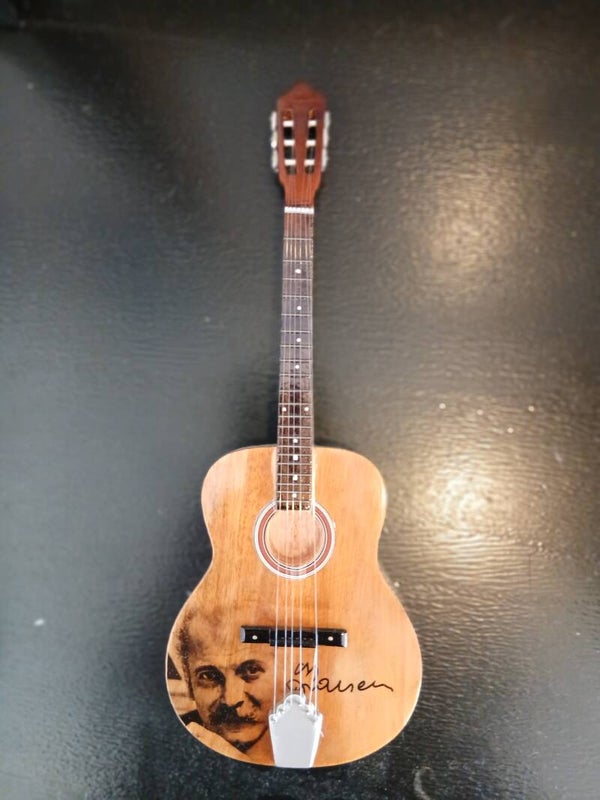 Guitare Georges Brassens