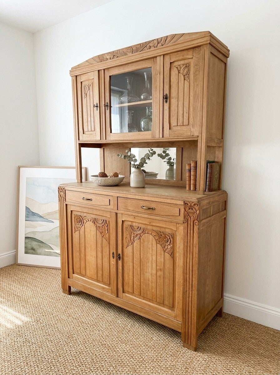 Buffet Vaisselier Art Déco en Chêne Sculpté
