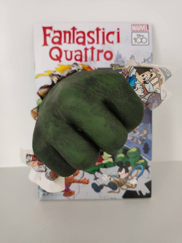 Popik - "Get out !" 3D wand sculptuur - 2025