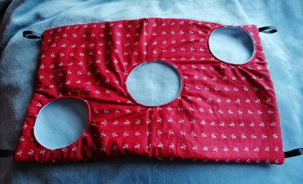 #Inkruiphangmat met 3 openingen.