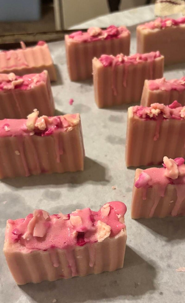 Raspberry Royal Oats soap