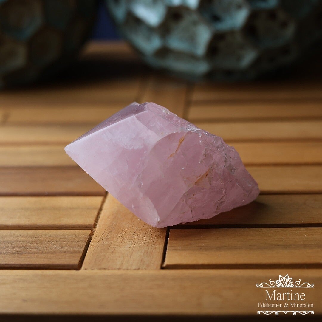 Rozenkwarts punt liggend