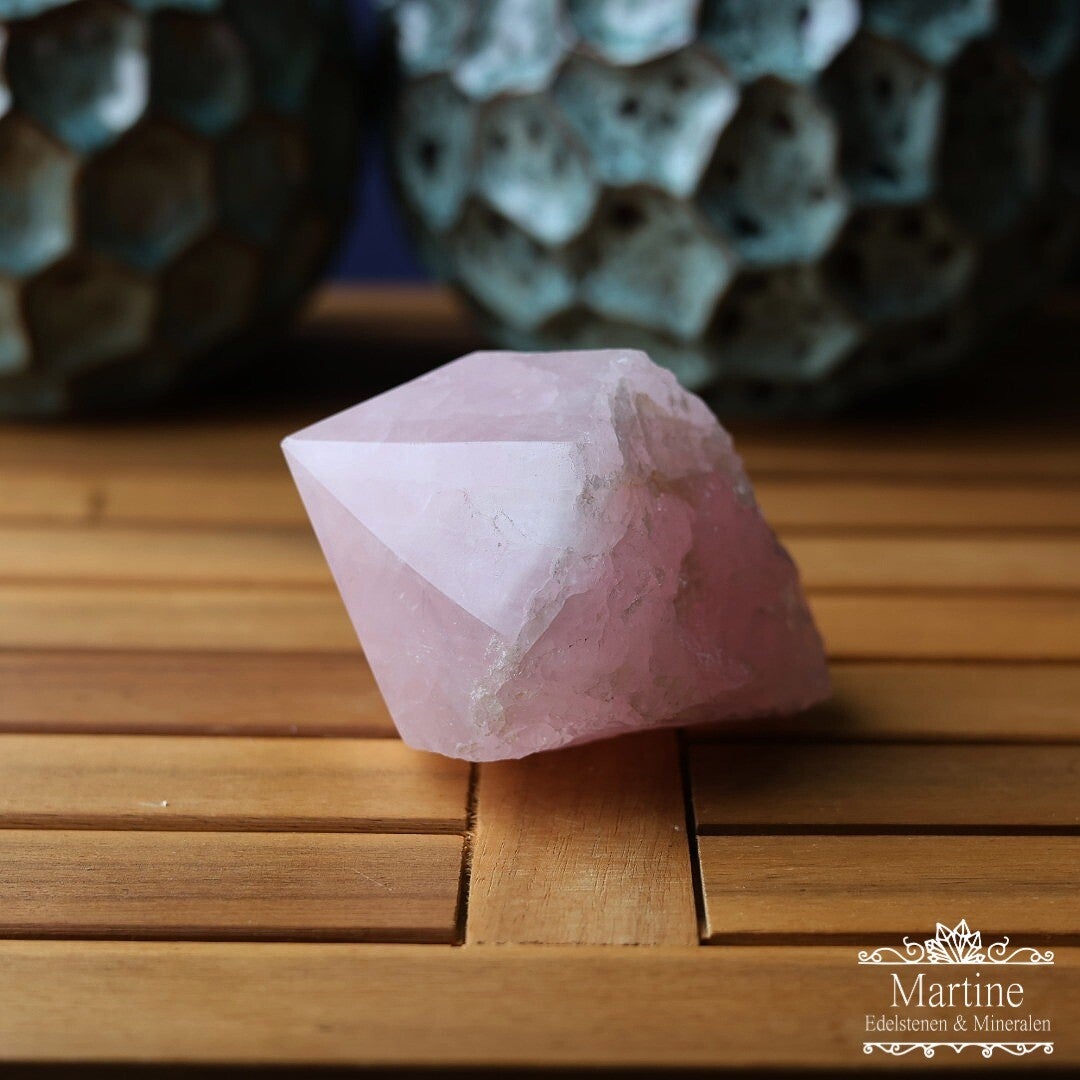 Rozenkwarts punt liggend