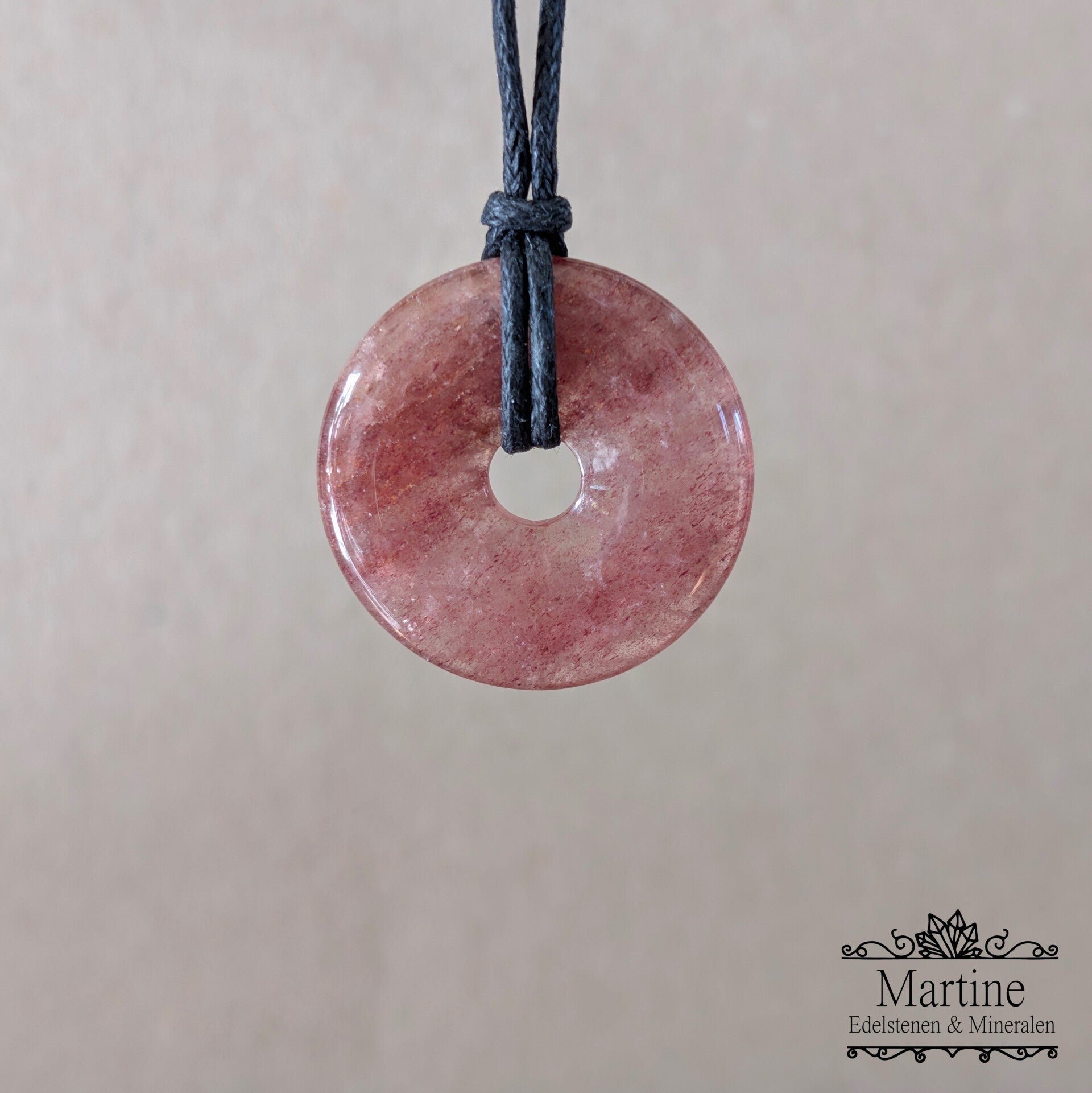 Rode Aventurijn donut hanger.