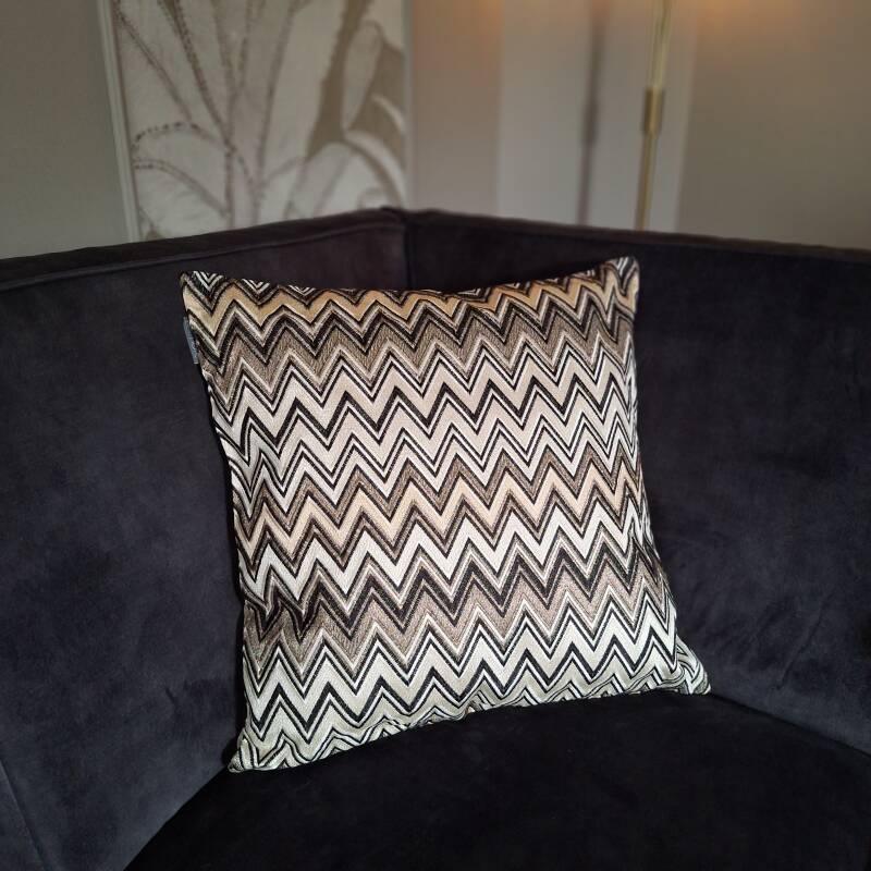 Luxe sierkussen | black/bronze chevron