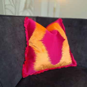 Luxe sierkussen | fuchsia oranje