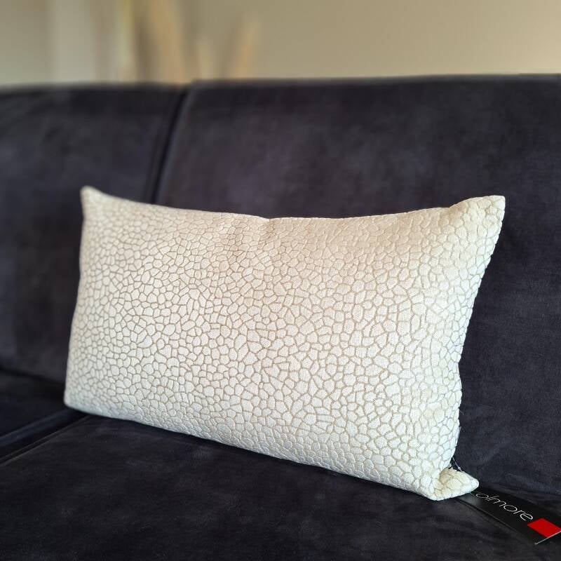 Luxe sierkussen Giraf | warm wit beige