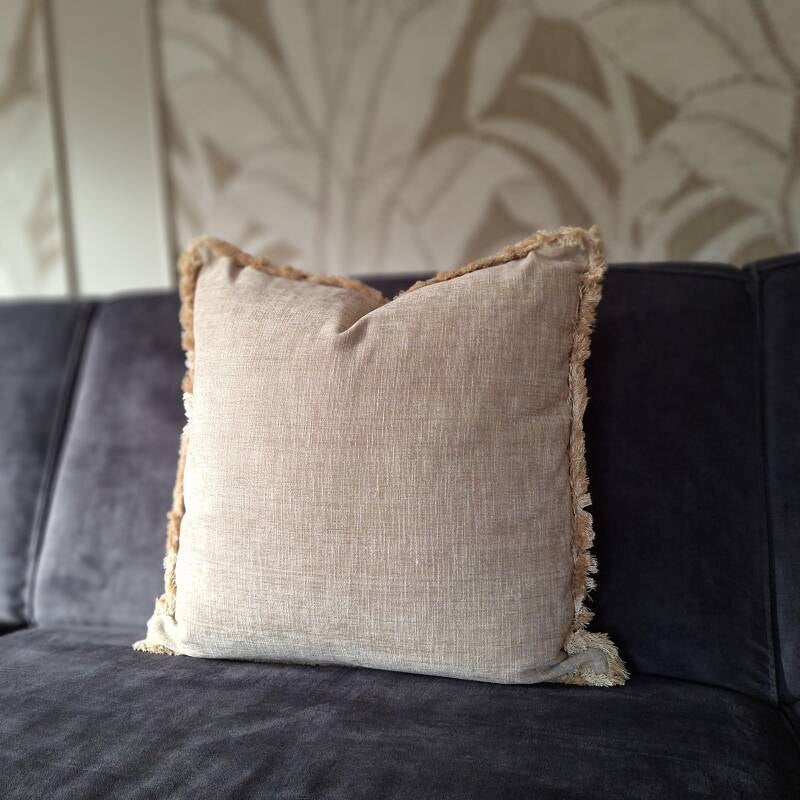 Luxe sierkussen met franjes | beige