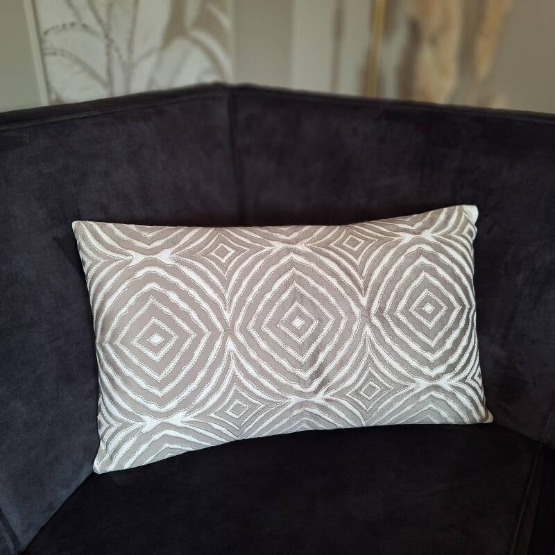 Luxe sierkussen | warm wit taupe