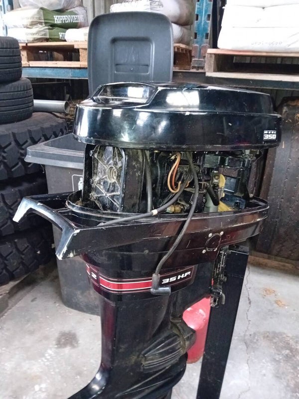 Onderdelen van een 35 pk mercury 2 takt 1985